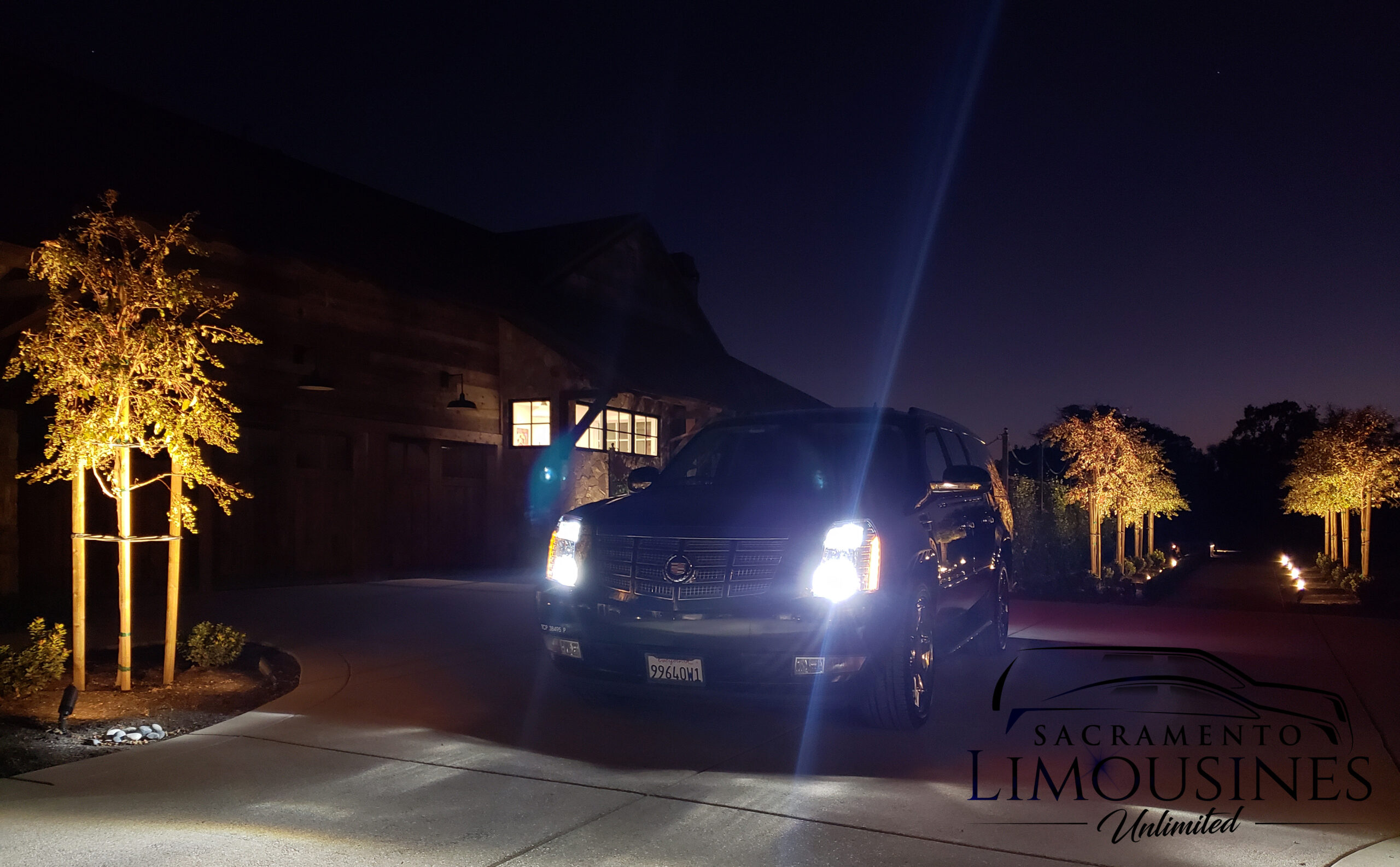 SUV_Escalade_Night_Acampo_Home-scaled