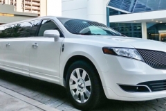 Lincoln-MKT-stretched-limo
